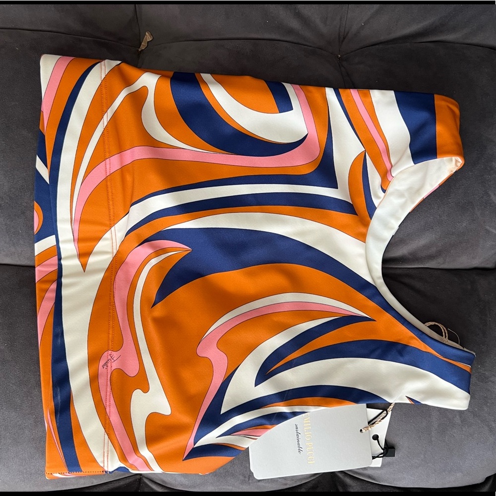 Brand new women’s Emilio Pucci Top size XS